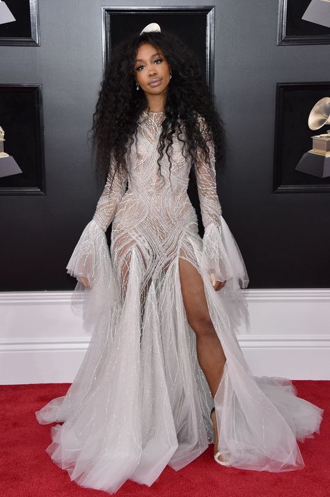 Sza Grammys 2024, Best Grammy Dresses, Sza Grammys, Naked Dresses, The Accolade, Grammy Dresses, Grammys Red Carpet, Met Gala Outfits, Fancy Short Dresses