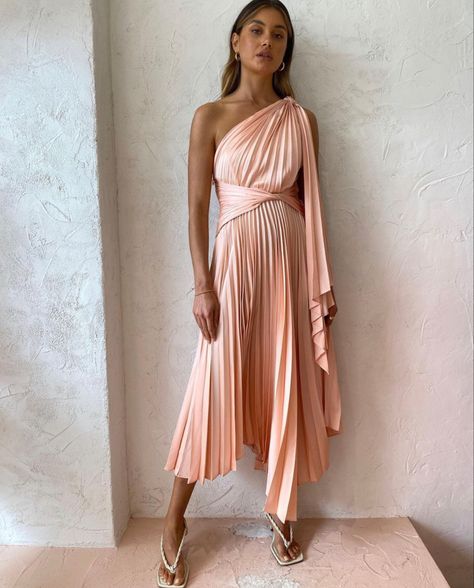 Coco And Lola, Wedding Party Dress Guest, Fashion Process, Wedding Guest Outfit Fall, Outfit Wedding Guest, Peach Dress, Guest Attire, Wedding Attire Guest, Coral Peach