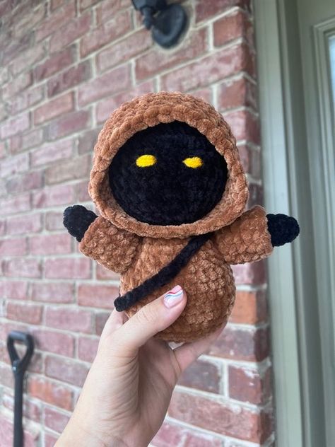 Jawa Crochet Amigurumi Pattern Crochet toys free patterns easy #crochettoysfreepatternseasy #crochet #crochettoy #crochetpattern #crochetpatterns 4.829 Crochet Jawa Free Pattern, Jawa Crochet Pattern, Crochet Inosuke Hat, Parfait Chunky Yarn, Crocheted Stuff, Crochet Toys Free Patterns, Crochet Toys Free, Animal Knitting Patterns, Crochet Cushion Cover