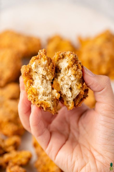 Vegan Kfc, Kfc Fried Chicken Recipe, Vegan Copycat, Kfc Fried Chicken, Breaded Tofu, Vegan Fried Chicken, Vegan Fries, Vegan Ranch, Marinated Tofu