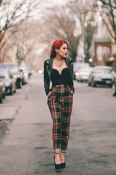 Rocker Corset Outfit, Grunge Chic Outfits Classy, Dressy Punk Outfits, Alt Dressy Outfits, Plaid Goth Outfit, Lua Outfit, Edgy Dressy Outfits, Leather Jacket Date Outfit, Punk Date Night Outfit