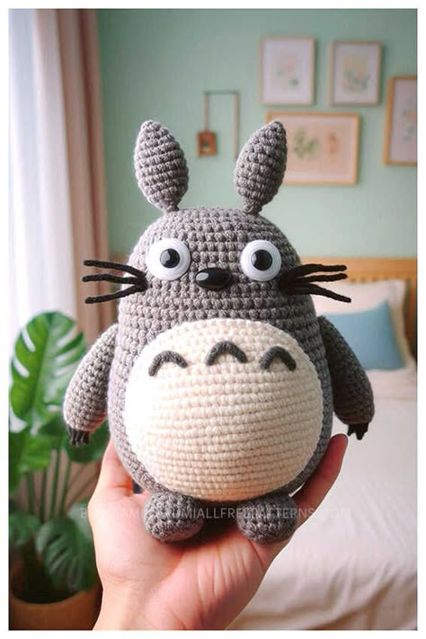 Amigurumi Totoro Crochet Free Pattern Anime Amigurumi Free Pattern, Totoro Crochet Pattern Free, Totoro Crochet, Totoro Pattern, Crochet Totoro, Crochet Christmas Hats, Free Crochet Amigurumi Patterns, Free Crochet Amigurumi, Triangular Pattern