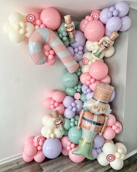 Nutcracker Ballet Birthday Party, Nutcracker Christmas Party, Christmas Party Backdrop, Ballet Birthday Party, Fairy Baby Showers, Holiday Balloons, Christmas Balloon Decorations, Ballet Birthday, Gingerbread Party