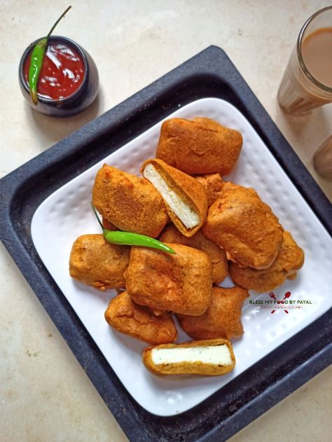 Paneer ke pakode recipe Pakode Recipe, Crispy Paneer, Indian Food Culture, Vegetarian Platter, Tamarind Chutney, Foodie Art, Indian Recipe, Best Vegetarian Recipes, Chaat Masala