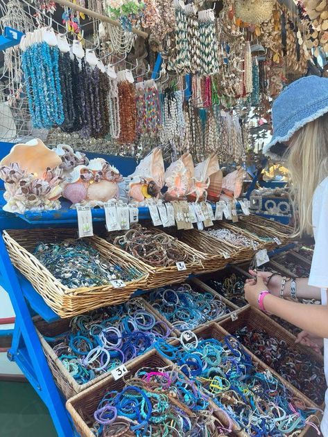 #rhodes #greece #mammamia #handmade #shells #oldtown #rodos #lindos #summer #independentbusiness #localbusiness #bracelets #holiday #vacation How To Store Shells, Holiday Bracelets Summer, Summer Holiday Jewellery, Summer Vacation Bracelets, Greece Shops, Shopping In Greece, Greece Bracelet, Jewelry Making Aesthetic, Greece Shopping