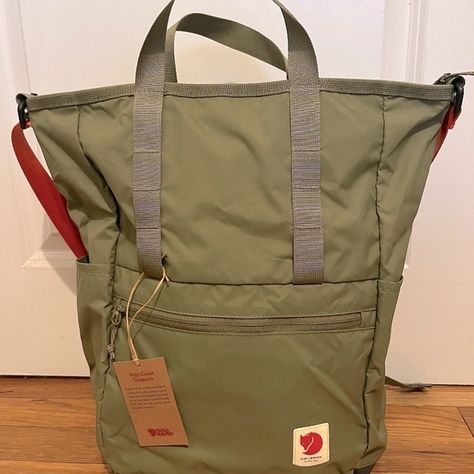 NWT Fjallraven High Coast Totepack in 620 - Green Fjallraven High Coast, Computer Sleeve, Backpack Straps, Laptop Case, Water Resistant, Laptop, Handbags, Green, Fashion Tips