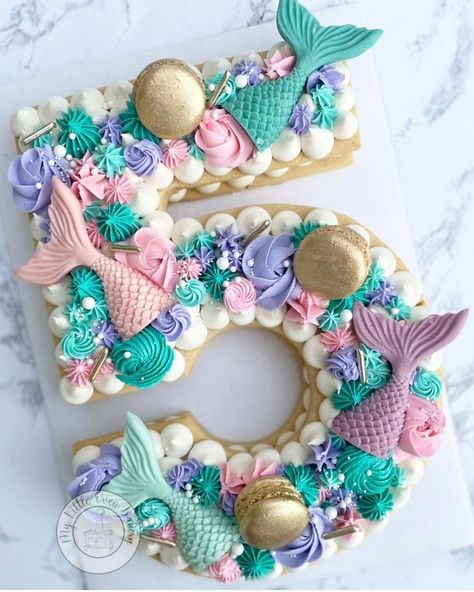 Mermaid Cookie, Ariel Birthday Party, Little Mermaid Cakes, Mermaid Birthday Party Decorations, Mermaid Theme Birthday Party, Mermaid Birthday Cakes, Anniversaire Diy, Ariel Birthday, 5th Birthday Party Ideas