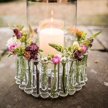 Test Tube Crafts, Anniversary Look, Test Tube Vase, Wedding Tableware, Tafel Decor, Best Friend Wedding, Wedding Table Decorations, Deco Floral, Vase Centerpieces