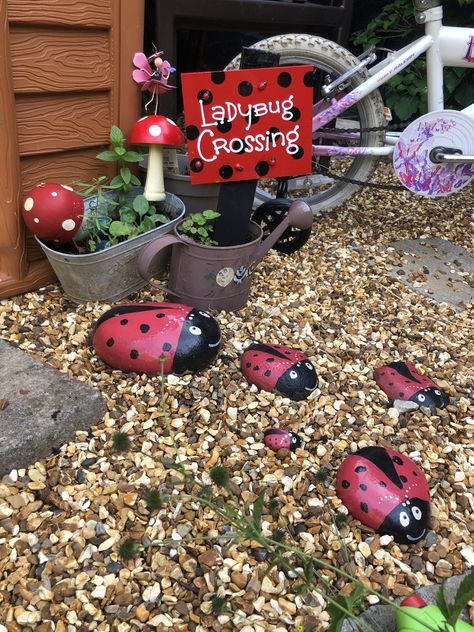 Ladybug Crossing, Crossing Sign, Rock Garden, Garden Art, Craft Projects, Projects To Try