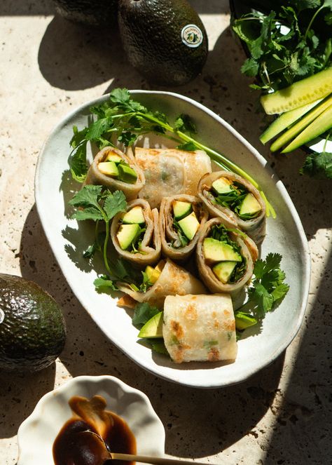 Green Onion Pancake and Avocado Rolls — Eat Cho Food Avocado Rolls, Apple Smoothie Recipes, Green Onion Pancake, Freeze Avocado, Pancake Roll, Onion Pancake, Homemade Guacamole Recipe, Avocado Roll, Best Guacamole