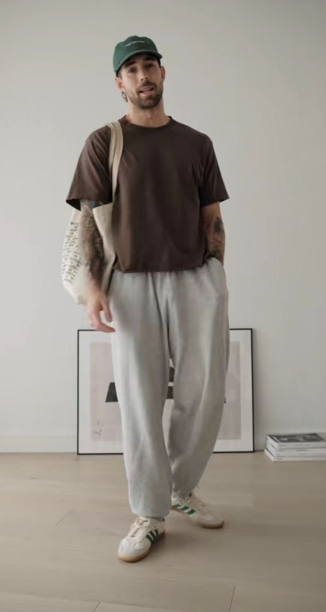 Clean Aesthetic Outfit Men, Winter Gym Outfit Men, Jogger Outfit Casual, Mens Ootd, Mens Joggers Outfit, Sporty Outfits Men, Sporty Chic Outfits, College Outfits Summer, Summertime Outfits