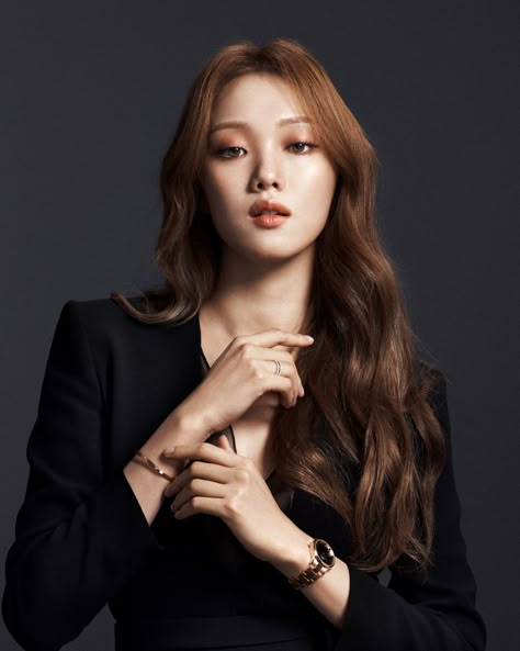 Lee Sung Kyung Wallpaper, Business Portrait Photography, Modeling Poses, Lee Sung Kyung, Sung Kyung, Business Portrait, Lee Sung, Red Queen, Korean Actresses