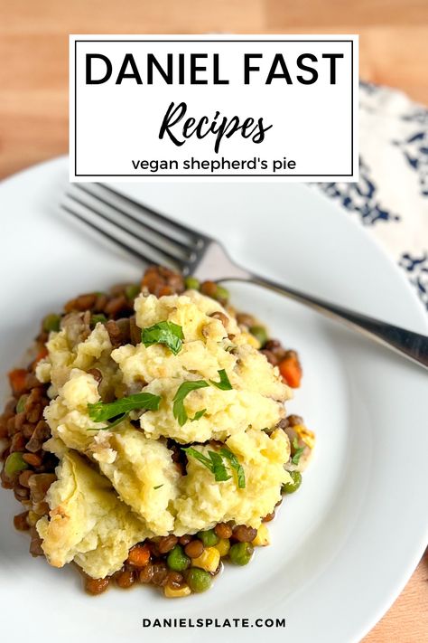 Vegan Shepherds Pie, Vegan Mashed Potatoes, Plant Based Recipes Dinner, Daniel Fast Recipes, Vegan Lentil, Shepherds Pie Recipe, Creamy Corn, Daniel Fast, Cottage Pie