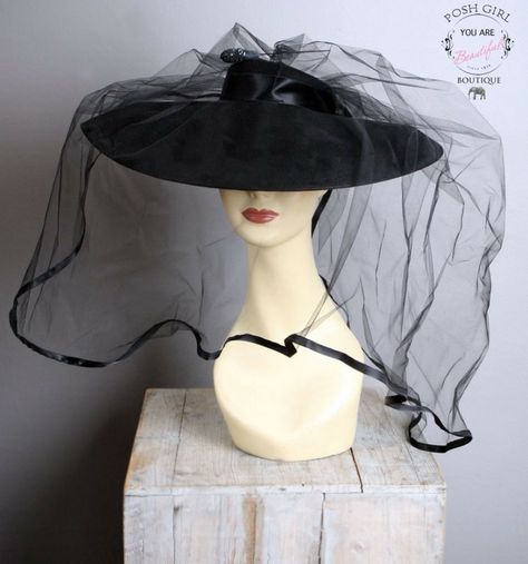 Gothic Hats, Art Deco Hats, Veil Hat, Hat With Veil, Veiled Hats, Face Protection, Pin Art, The New Normal, Looks Black