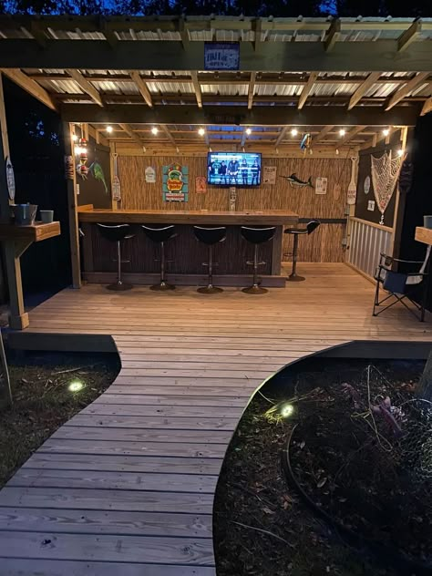 Outside Tiki Bar, Tiki Outdoor Kitchen, Fenced Yard Landscaping, Covered Patio Bar Ideas Outdoor, Bbq Bar Outdoor, Patio Tiki Bar, Backyard Tiki Bar, Outdoor Tiki Bar Ideas Backyards, Backyard Bars