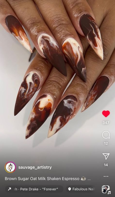 There's a new beauty trend taking over Instagram and it's absolutely stunning. Say hello to "quartz nails". Brown Cute Acrylic Nails, Brown Polygel Nails, Brown Marbled Nails, Fall Nails Brown And Gold, Crackle Nail Art, Brown Marble Nails Design, Chocolate Nails Acrylic, Punk Nails Acrylic, White And Gold Marble Nails