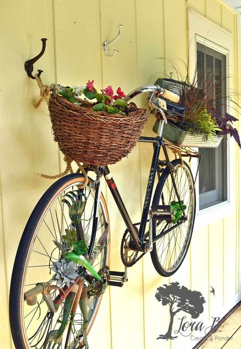 Learn how to turn a vintage bicycle into beautiful garden art for uni;que porch decor. Vintage Bicycle Decor, Unique Garden Art, Bicycle Decor, Diy Concrete Planters, Terracotta Plant Pots, Old Bicycle, Bird Bath Garden, Funky Junk Interiors, Painted Terra Cotta Pots