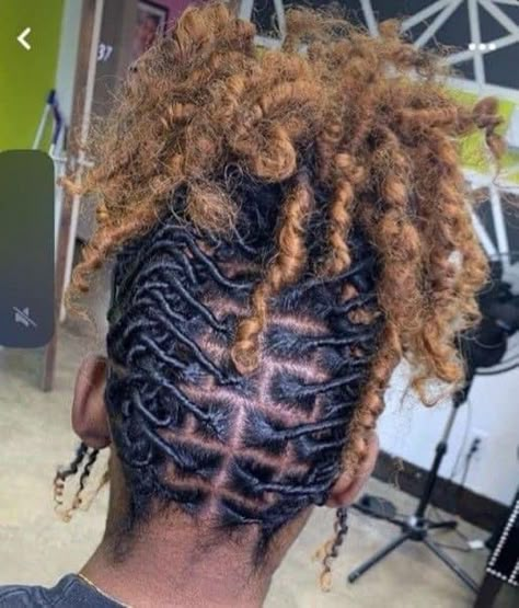 Palm Tree Dreads Hairstyle, Short Dread Styles, Short Dreadlocks Styles, Dreads Styles For Women, Locs Styles, Short Locs, Loc Inspiration, Short Box Braids Hairstyles, Beautiful Dreadlocks