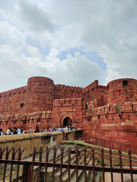 Agra Red Fort, Red Fort Agra, Night Pic, Agra Fort, Red Fort, Asian History, History Activities, Indian Architecture, Indian History