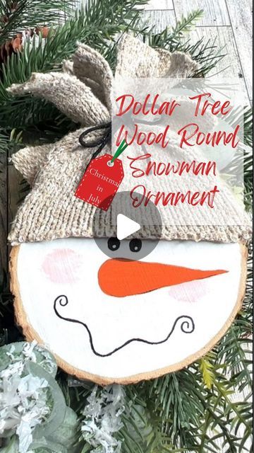 Christmas Snowman Ornaments, Wood Round Crafts, Dollar Tree Snowman Ornament, Diy Wood Snowman Ornaments, Wood Round Snowman, Snowman Ornaments Diy, Wood Disc Snowman, Snowman Wood Slices, Wood Round Snowman Ornament