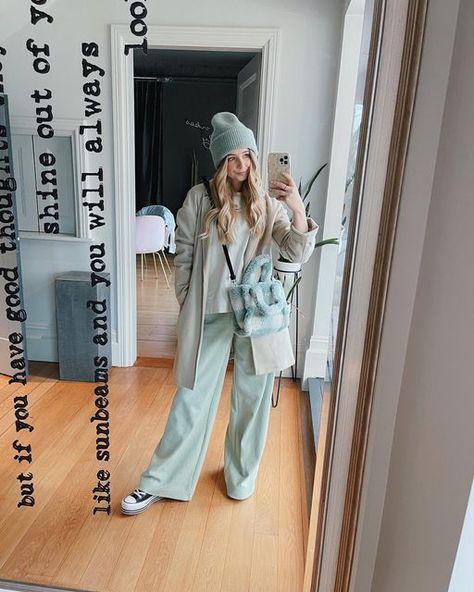 Zoe Sugg Style, Zoe Sugg Outfits, Zoella Style, Zoella Outfits, Zoe Sugg, Zoella, Influencers Fashion, Celebrity Outfits, Good Thoughts