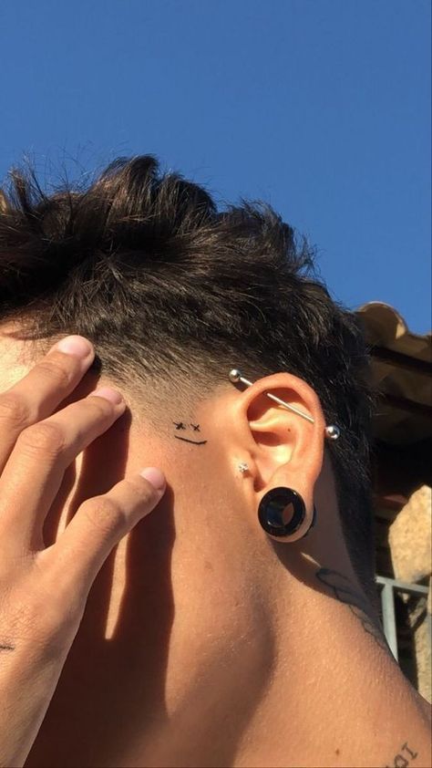 Ear Lobe Tattoo, Small Hand Tattoos For Guys, Small Face Tattoos, Small Neck Tattoos, Men's Piercings, Side Neck Tattoo, Simple Tattoos For Guys, Tattoo Inspiration Men, Face Piercings