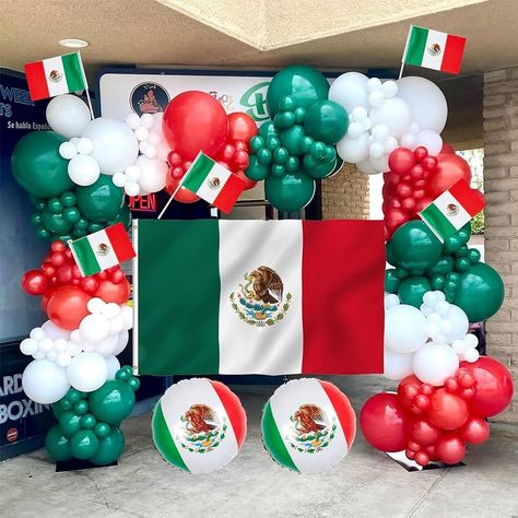 🎈✨ ¡Descubre cómo hacer arcos de globos orgánicos! 10 ejemplos impresionantes para tu próxima fiesta o evento 🎉🌟 #ArcosDeGlobos #DecoraciónDeFiestas #IdeasParaEventos #GlobosOrgánicos #DIY Labor Day Birthday Party Kids, Mexican Decorations Party, Mexican Backdrop, September Decorations, Citizenship Party, Mexico Independence Day, Mexican Ideas, Birthday Background Design, Independence Day Party