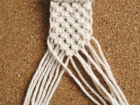 Making Belts Diy, Diy Macrame Belt Tutorials, Woven Belt Diy, Easy Macrame Belt Tutorial, Crochet Belt Patterns, Macrame Belts Diy Patterns, Macrame Belt Pattern, Macrame Belt Tutorial, Macrame Belts