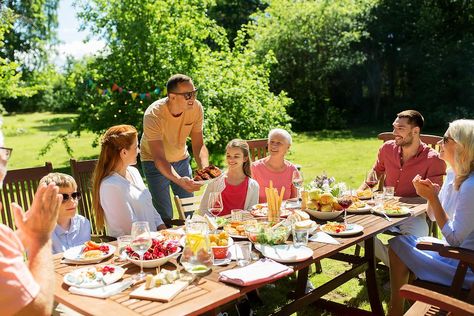 Summer Sobriety: 7 Tips to Help You Celebrate Festivals & Holidays Sober #30secondmom Center Parc, Fakeaway Recipes, Cooking Competition, Festive Dinner, Summer Garden Party, Barbecue Party, Delicious Breakfast Recipes, Best Breakfast Recipes, Modern Outdoor Furniture