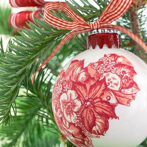 Toile ornameny --- Gingham Christmas, Christmas Cottages, Southern Christmas, Christmas Cottage, 12 December, Christmas Ornaments Homemade, Red Gingham, Handmade Christmas Ornaments, Noel Christmas