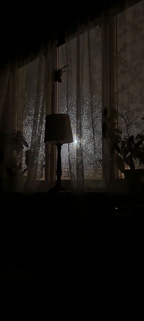 Rain At Night Window, Night Rain Aesthetic Window, Night Time Room Aesthetic, Night Time Rain Aesthetic, Night Room Aesthetic Dark, Rainy Night Video Window, Rain Night Window, Rainy Night Window, Night Window Aesthetic