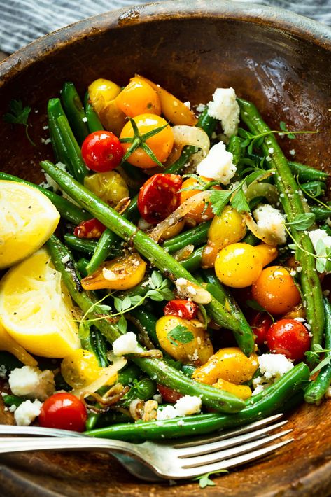 Sautéed Green Beans and Cherry Tomatoes Green Beans And Cherry Tomatoes, Fresh Green Bean Recipes, Cherry Recipe, Summer Side Dishes Recipes, Beans And Tomatoes, Blanching Green Beans, Vegetables Garden, Oh Sweet Basil, Lemon Green Beans