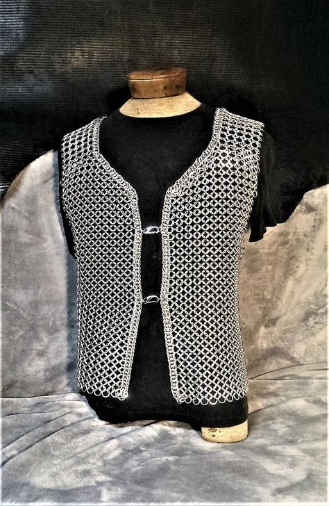 Chainmail Clothing Men, Chainmaille Armor, Chainmail Clothing, Chainmail Shirt, Chainmail Patterns, Chainmail Top, Wearable Jewelry, Armor Shirt, Chainmail Jewelry