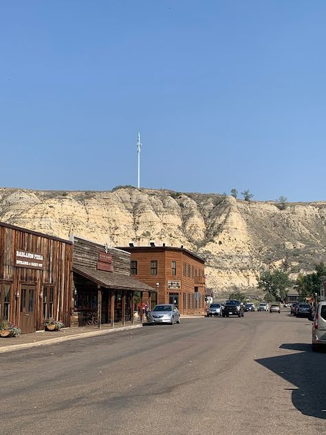 Amy's Creative Pursuits: The Sweetest Little Town In The West: Medora, North Dakota Knoephla Soup, Native American Fry Bread, Medora North Dakota, Over Fifty Fashion, North Dakota Travel, Arts And Crafts Interior Design, Roosevelt National Park, Bison Burgers, Peace Garden