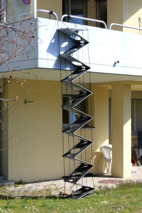 Scary cat ladders in Switzerland Cat Ladder Diy, Cat Ladders, Cat Ramp, Cat Ladder, Cat Stairs, Cat Gym, Cat Patio, Cat Tree House, Landscaping Backyard