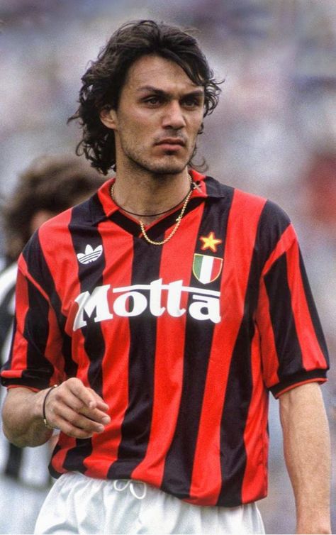 Paolo Maldini Milan Football, Paolo Maldini, Tupac Pictures, Soccer Photography, Football Players Images, Ronaldo Football, Football Images, Football Love, Sports Aesthetic