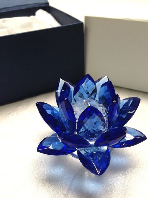 Amazon.com: Amlong Crystal 3 Inch Sapphire Blue Crystal Lotus Flower Feng Shui Home Decor with Gift Box: Home & Kitchen Lotus Crystal, Feng Shui Home, Crystal Lotus, Sapphire Blue, Blue Crystals, Lotus Flower, Feng Shui, Suncatchers, Shades Of Blue