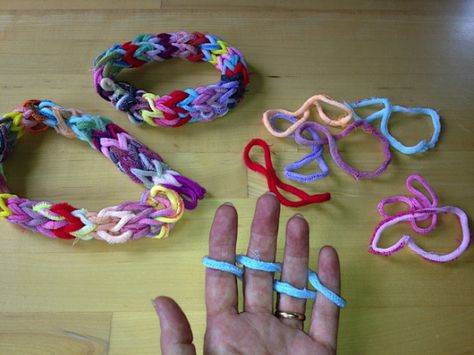 Finger Weaving for Fun and Math | Art & Creativity in Early Childhood Education Classical Homeschool, Finger Knitting Projects, Finger Weaving, Brownie Girl, Potholder Loom, Weaving For Kids, Loom Craft, Weaving Loom Projects, Potholder Patterns