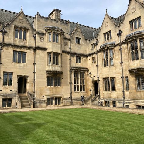 Oxford Aesthetic University, Oxford University Students Life, Oxford University Exterior, Merton College Oxford, Exeter College Oxford, Oxford Student, Success Board, Hertford College Oxford, Uk Universities