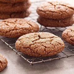 Giant Molasses Cookies, Soft Ginger Cookies, Oreo Desserts, Chewy Molasses Cookies, Molasses Cookies Recipe, Molasses Cookies, Fall Cookies, Pudding Desserts, Spice Cookies