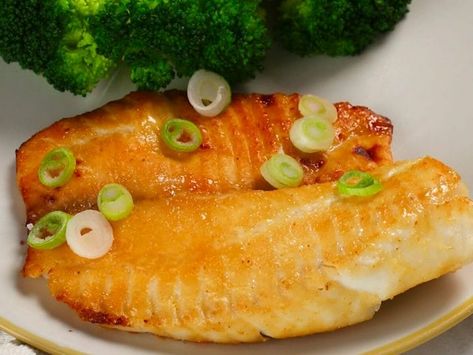 Recipe Teacher, Air Fryer Tilapia, Easy Tilapia, Tilapia Recipes Easy, Tilapia Recipe, Air Fryer Fish, Teriyaki Glaze, Honey And Soy Sauce, Air Fryer Oven Recipes