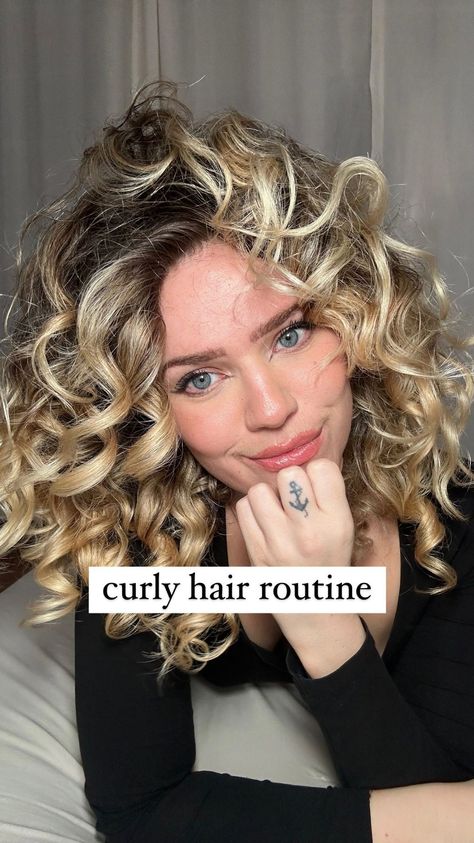 Curly Updos For Medium Hair, Hair Tips Curly, Curly Updos, Curly Hair Inspo, Style Curly Hair, Curl Routine, Hair Curl, Hair Hack, Curly Hair Problems