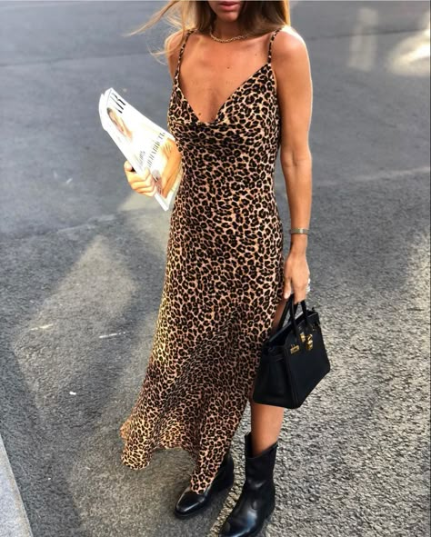 Animal Print Slip Dress, Leopard Maxi Dress Outfit, Leopard Mini Dress, Leopard Dress Outfit, Leopard Print Maxi Dress, Mommy Outfits, Animal Print Outfits, Paris Mode, Online Clothing Store