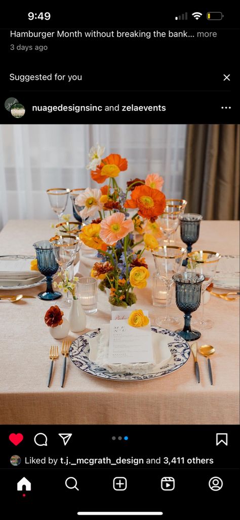 Beige Tablecloth Wedding, Spanish Table Setting, Timeless Wedding Decor, Spanish Table, Summer Tablescapes, Wedding Flower Inspiration, Wedding Linens, Wedding Decor Elegant, Wedding Table Settings