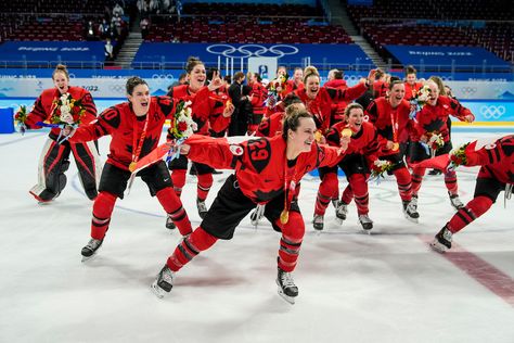 Mcdonalds Funny, Olympic Podium, Team Canada Hockey, Canada Women, Hockey Canada, Canada Soccer, Hockey Posters, Canada Hockey, Freestyle Skiing