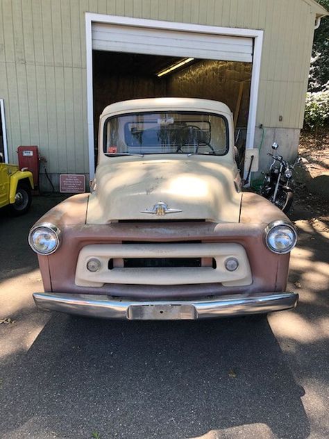 International Pickup Truck, International Harvester Truck, Motor Works, International Harvester, Classic Trucks, Custom Trucks, Pickup Truck, Work Lights, Chevy Trucks