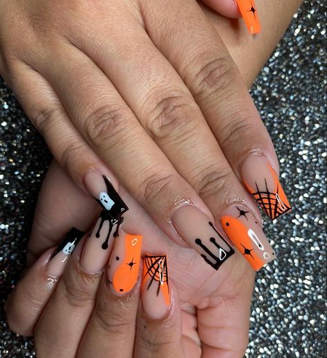 Halloween Nails Acrylic 2023, October Themed Nails, Gel Nails Ideas Halloween, Halloween Acrylic Toes, Spooky Nails Square, Hollween Theme Nails, Halloween Nails Short Coffin, Medium Halloween Nails, Trick R Treat Nails