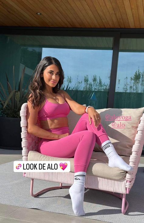 #Messi Wife Antonella New Uploaded Messi Wife, Lionel Messi Wife, Messi And Wife, Antonella Roccuzzo, Revealing Dresses, Hot Leggings, Nice Bikinis, Training Clothes, Leo Messi