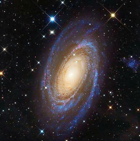 Galaxia Wallpaper, Telescope Pictures, Space Icons, Spiral Galaxy, Aesthetic Space, Space Pictures, Cosmic Energy, Space Stars, Space And Astronomy