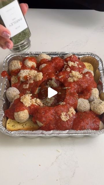 Kate Heintzelman on Instagram: "texas toast meatballs can get it 😍" Texas Toast Meatball Casserole, Meatball Casserole, Texas Toast, December 11, Main Dish, Quick Easy Meals, Easy Recipes, Meatballs, Quick Easy